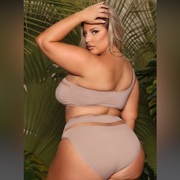 NWT Plus Size Fashion Nova Beige Bikini Set - Picture 3 of 4